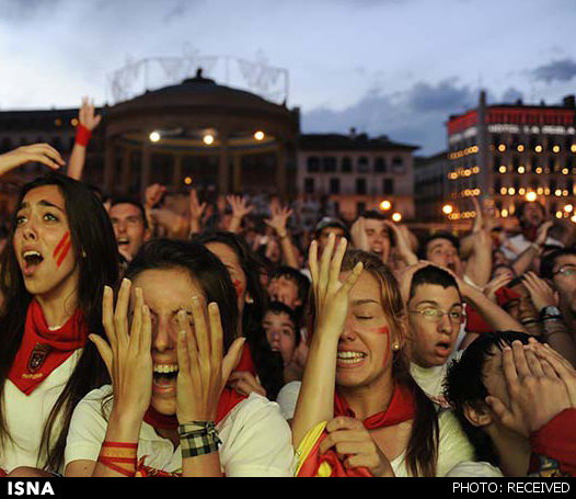 وقتی تماشاگران از فوتبالیست‌ها بیشتر کلیک می‌خورند