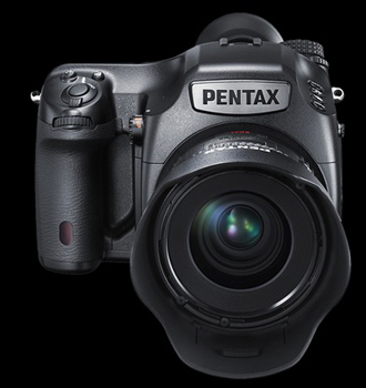 Pentax 645Z: ترکیب بدنهٔ SLR و سنسور مدیوم فرمت 