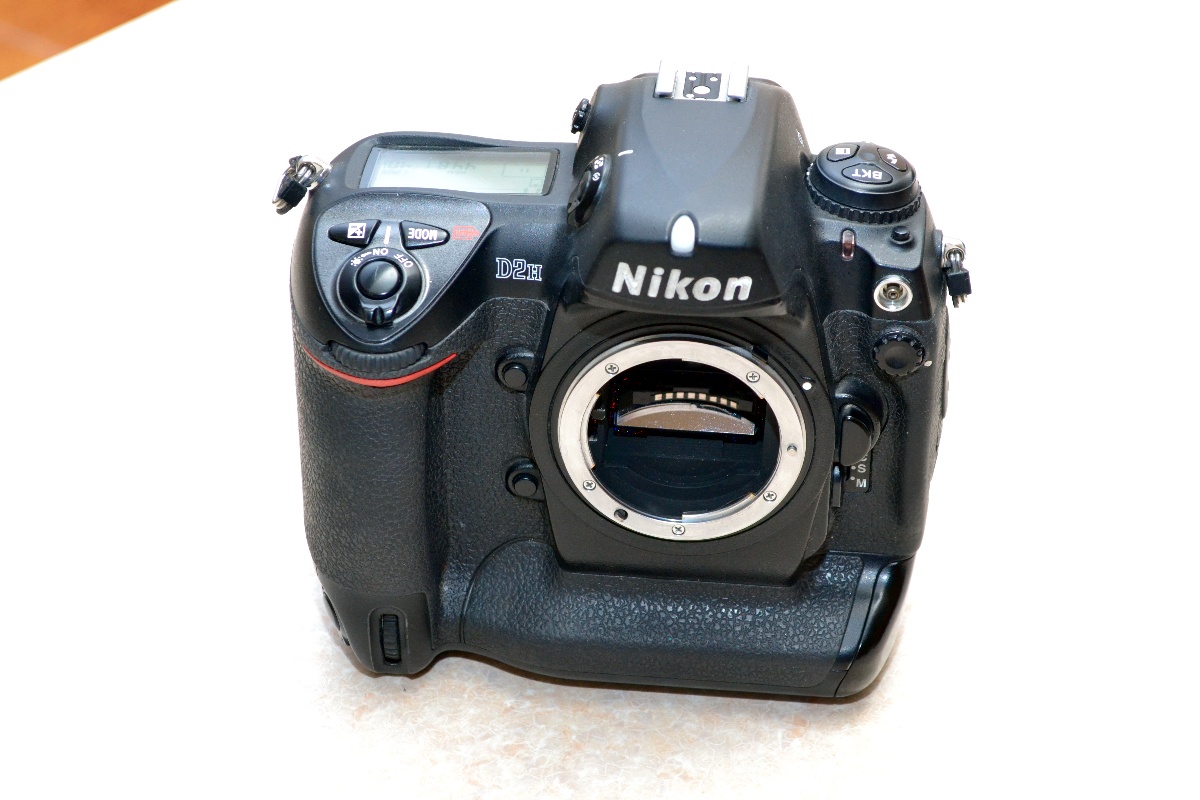nikon D2H