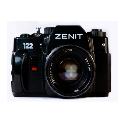  به همراه لنز  و فلاش جداگانه Zenit 122